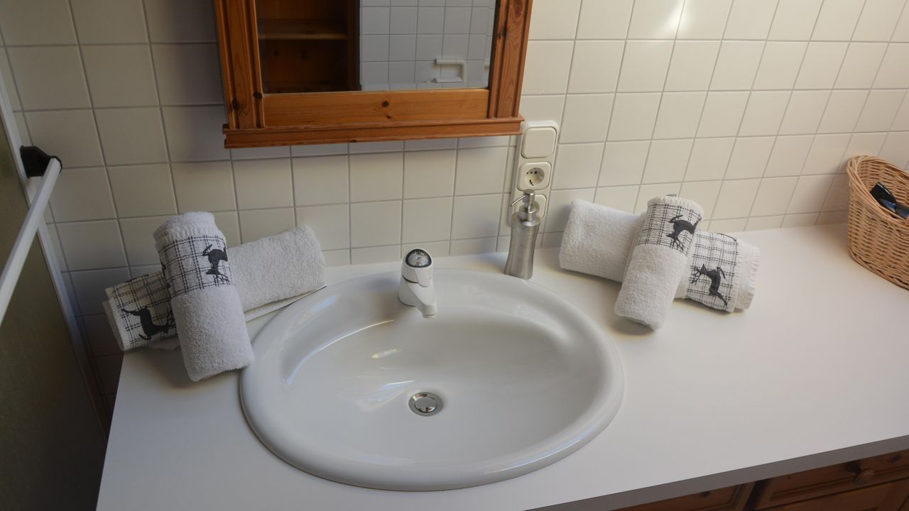 2. Bad Edelweiß Schlafzimmer im 2.  OG 2. Bad Edelweiß Schlafzimmer im 2.  OG